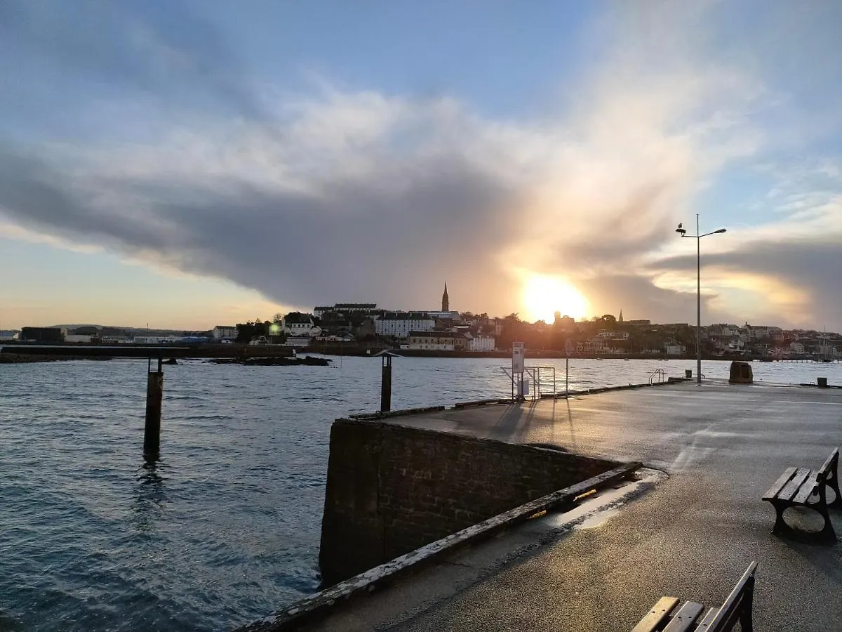 Maison De Pecheur Port De Plaisance Treboul Douarnenez
